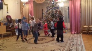 Новогодний утренник. Танец мальчиков.
