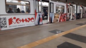KAZAN METRO | Метро Казани. Фирменный поезд "Комус" прибывает на станцию Площадь Тукая (21.03.2021)