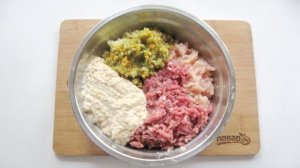 Мясные котлеты с овощами