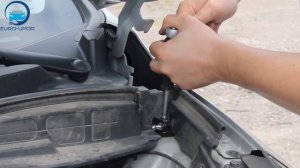 Установка амортизаторов капота на Hyundai ix35 (Tucson  2) / Хёнде айикс35 (Тюсон 2)