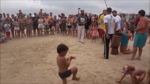 Apresentação do Grupo de Capoeira Cordão de Ouro na Tenda Literária