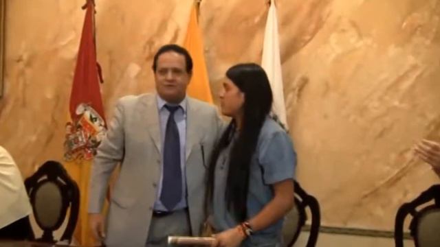 Leo Rojas ganador de reality aleman llego a Cuenca Лео Рохас, приезжает в Куэнку смотреть онлайн