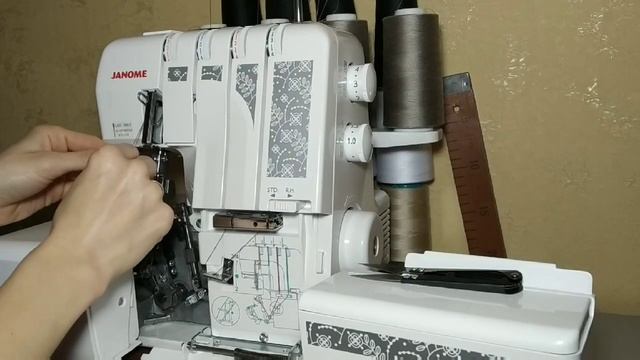 Как заправить нитки в оверлок Janome  Ml 785 / замена нити