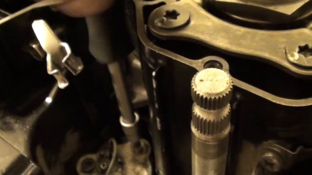 Сборка мотоциклетного двигателя Yamaha Vmax 1200 часть 2 смотреть онлайн