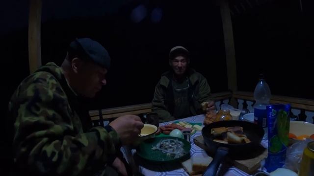 Осенняя рыбалка на ХАРИУСА!!! Уже год не был на РЫБАЛКЕ!!! +18| Таёжный быт| Отдых| Удачная рыбалка смотреть онлайн