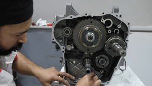 GOLDWING ENGINE ASSEMBLY PART 2