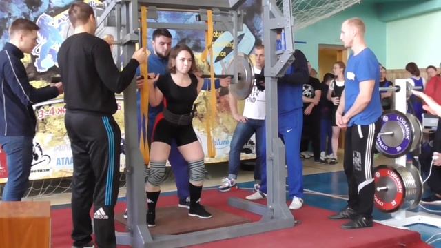 006 Кашпрук Оксана. Приседания 90 кг. Кубок Украины 2015 (UPC) смотреть онлайн
