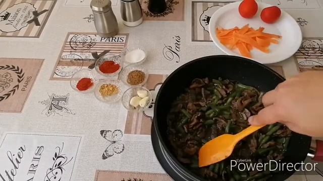 Удон с говядиной и стручковой фасолью