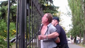 Задержание новой украинской полицией пьяного майора милиции 18+