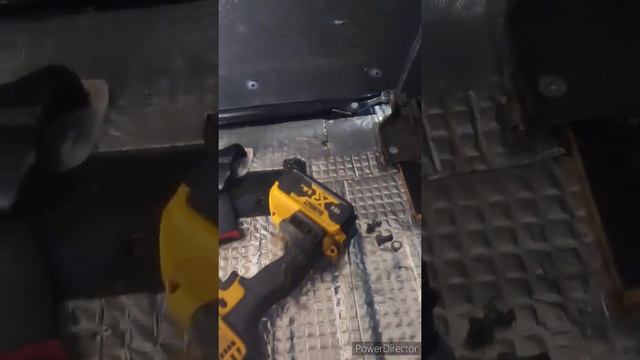 Лада Нива установка лебёдки в багажник (часть 4) смотреть онлайн