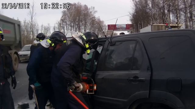 ДТП на Выборгском шоссе у поста ГАИ (22.04.2012) смотреть онлайн