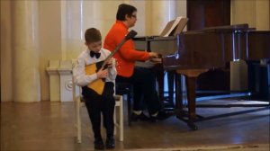 Саша Плотников(балалайка)-   Ай все кумушки домой (р.н.п.  в обр.  Б  Трояновского)