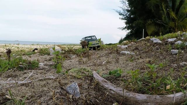 RC4WD Gelande II 1/18 Scale Black Jack (Bronco) out and about in MyVilla смотреть онлайн