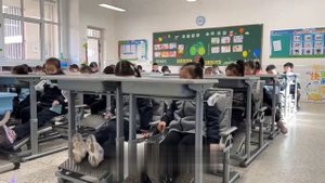 В китайских младших школах практикуется "сон-час".