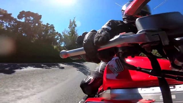 Gear driven cams whistling!!! VFR750 RC36 смотреть онлайн