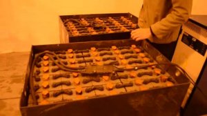 Замена аккумуляторных батарей в погрузчиках на Дунапак Таврии.