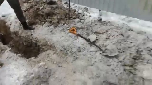 Копка траншеи зимой смотреть онлайн