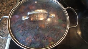 Рецепт шикарного напитка из жимолости с мятой.
