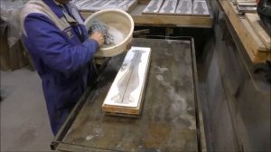 Часть 10. Производство балясин, день 2-й. Распалубка 1-й половины и заливка 2-й половины.