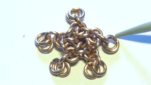 Плетение из колец. Что подарить девушке? Урок 3. Шар из японского плетения. смотреть онлайн