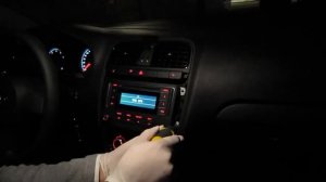 Как снять магнитолу и разобрать переднюю панель на Поло седан