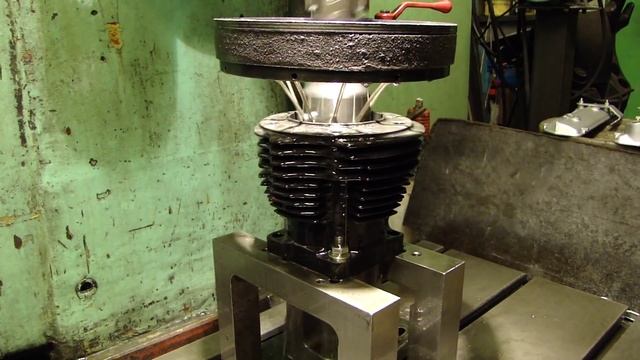 Хоненговка цилиндра Harley-Davidson смотреть онлайн