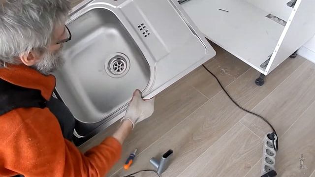 Установка металлической врезной мойки в каменную столешницу смотреть онлайн