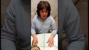 Вот как умеют всё делать только девушки и только женщины,а мужчины не гораздо даже такой фокус пров