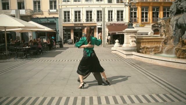 'La Yumba À Lyon' - Michael 'El Gato' Nadtochi & Elvira Lambo смотреть онлайн