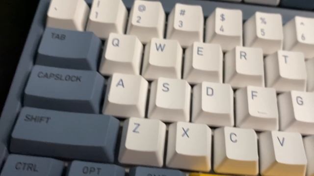 The New Minecraft UPDATE has a built-in AUTOCLICKER! смотреть онлайн