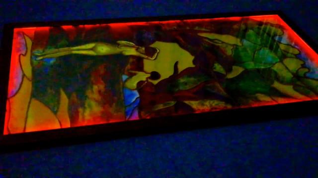 Витраж "Купание" техника Тиффани автор художник Николай Опарин смотреть онлайн