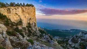 #Крымскаявесна. Выставка рисунков "Крымская весна глазами детей"