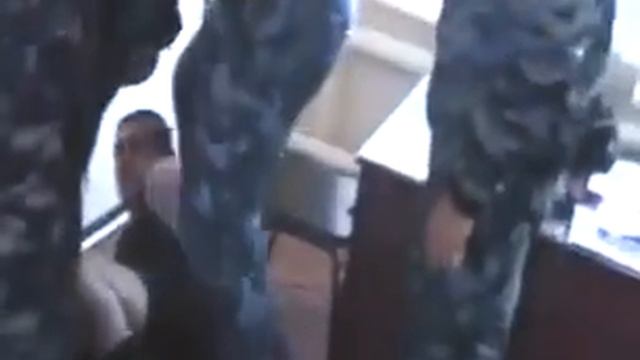 Издевательств над заключенным!!!