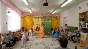 Танец девочек "Вальс листьев"