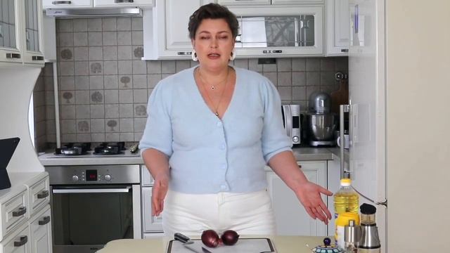 Солим селедку. Рассол на основе чайной заварки. Бонус-маринованный лук.