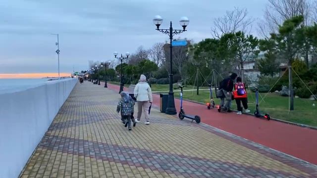 СОЧИ ОПУСТЕЛ. ГДЕ ОТДЫХАЮЩИЕ. АДЛЕР НИКОГО НЕТ. СОЧИ 2021 смотреть онлайн