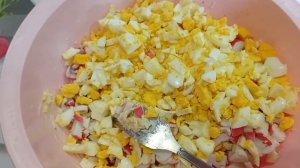 очень простой и бюджетный салат из ролтона!!!