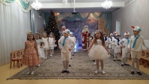 Новогодний праздник 2021 у дошкольников. "Научите танцевать", - Дед Мороз нас попросил"