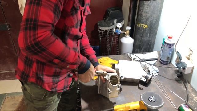 Интеркулеры вода-воздух от BMW X5M на Celica 205 GT-Four. Часть I смотреть онлайн