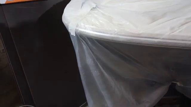 Грязь и куча стеклянной пыли - с чем сталкиваешься при ремонте катера смотреть онлайн