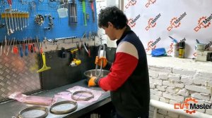 Подделка или нет? Разные упаковки у ремней вариатора.