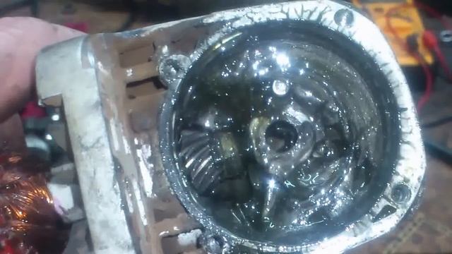 Ремонт болгарки. Жрет редуктор и щетки. Банальная причина. смотреть онлайн