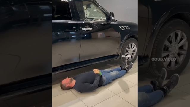 Когда увидел царапину