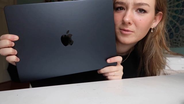UNBOXING MY MACBOOK AIR M2!