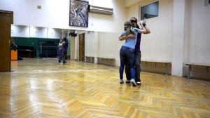 Танец с завязанными глазами
