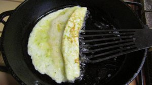 Рулет из кабачка с яйцом