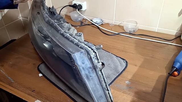 Устранение запотевания в фарах Хонда Кросстур 1. Замена стекол на фарах Хонда Кросстур1. смотреть онлайн