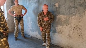 Упражнение  у стены от сильного прямого удара ногой. В.Н. Крючков