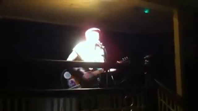 Dave McPherson doing Boom! Shake the Room! смотреть онлайн