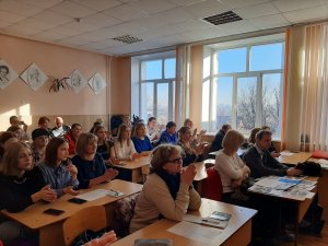 Как Мужчина Гениально поставил на Место Мамаш на собрании